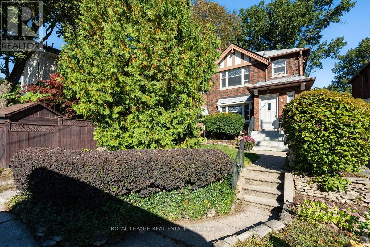 2 PARKLEA DRIVE