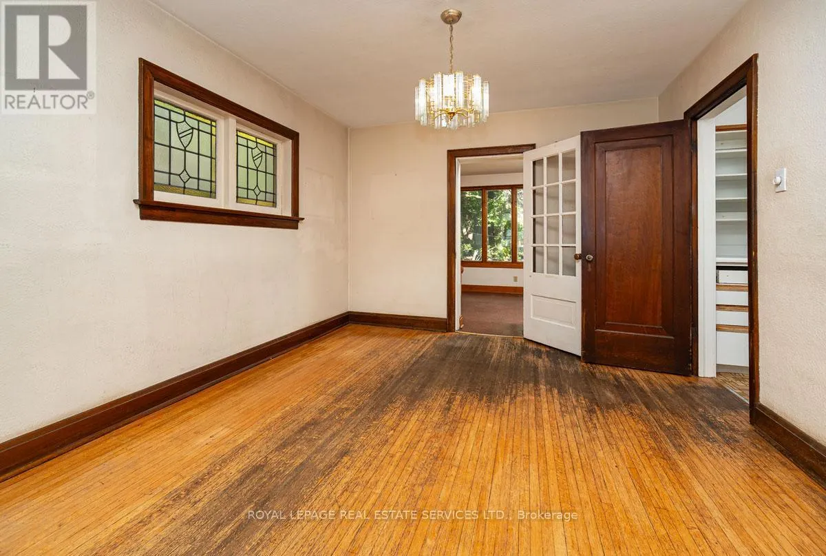 2 PARKLEA DRIVE