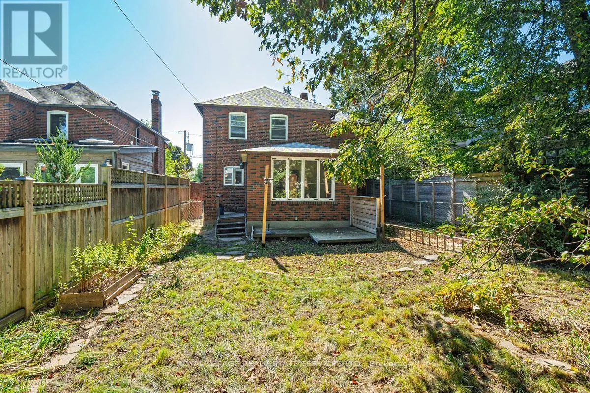 2 PARKLEA DRIVE