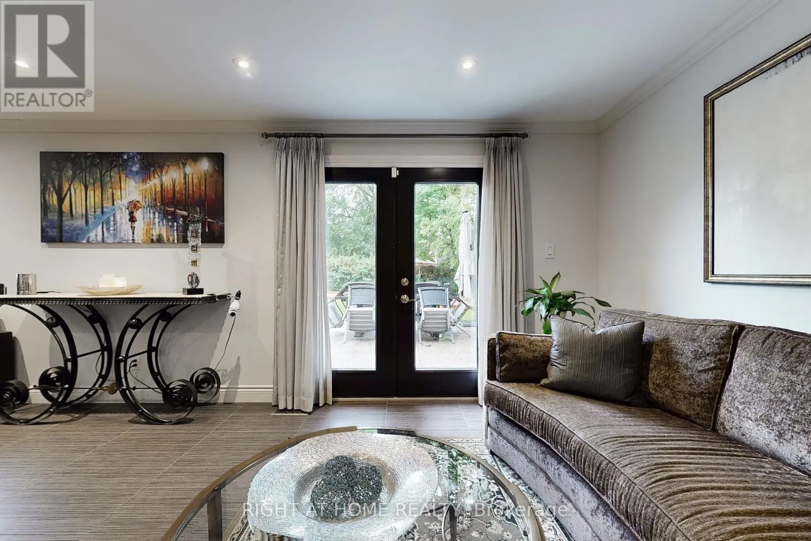 11 TEFLEY ROAD