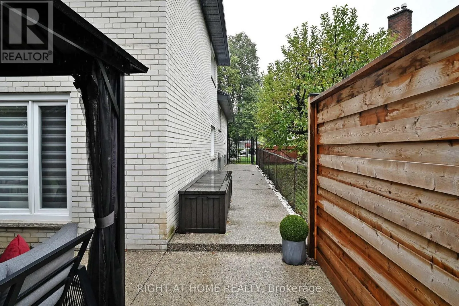 11 TEFLEY ROAD