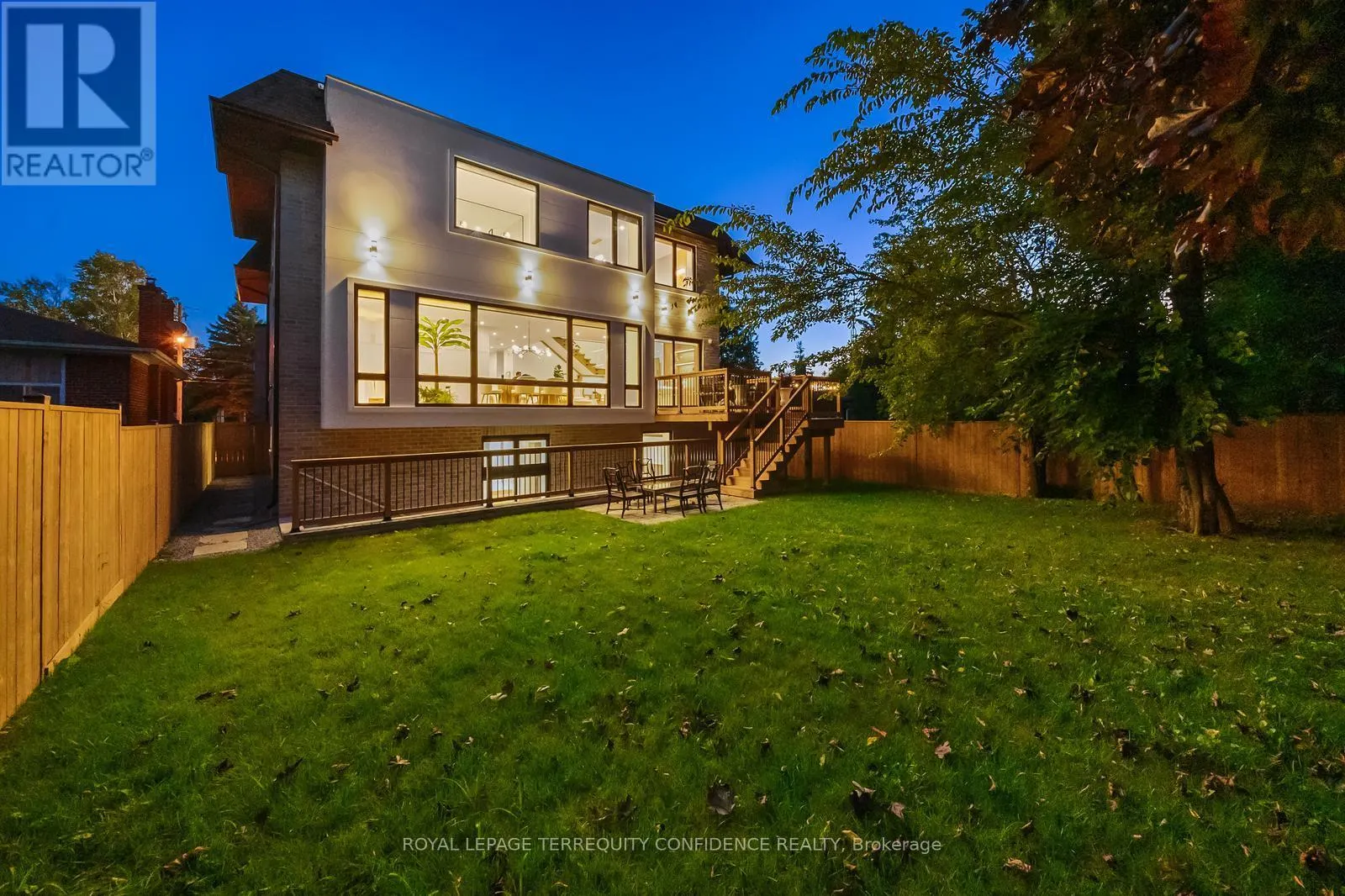 422 HOUNSLOW AVENUE