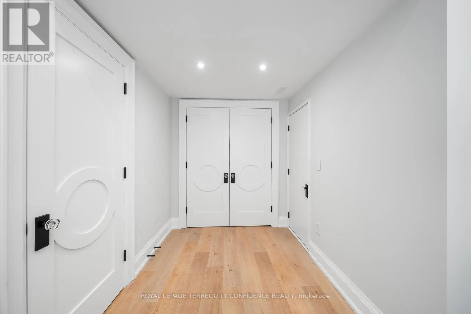 422 HOUNSLOW AVENUE