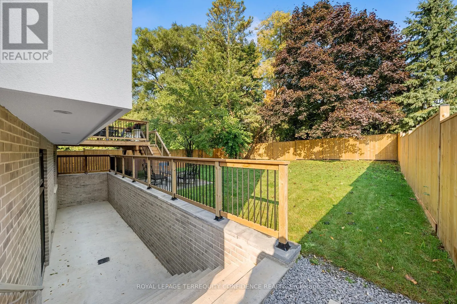 422 HOUNSLOW AVENUE