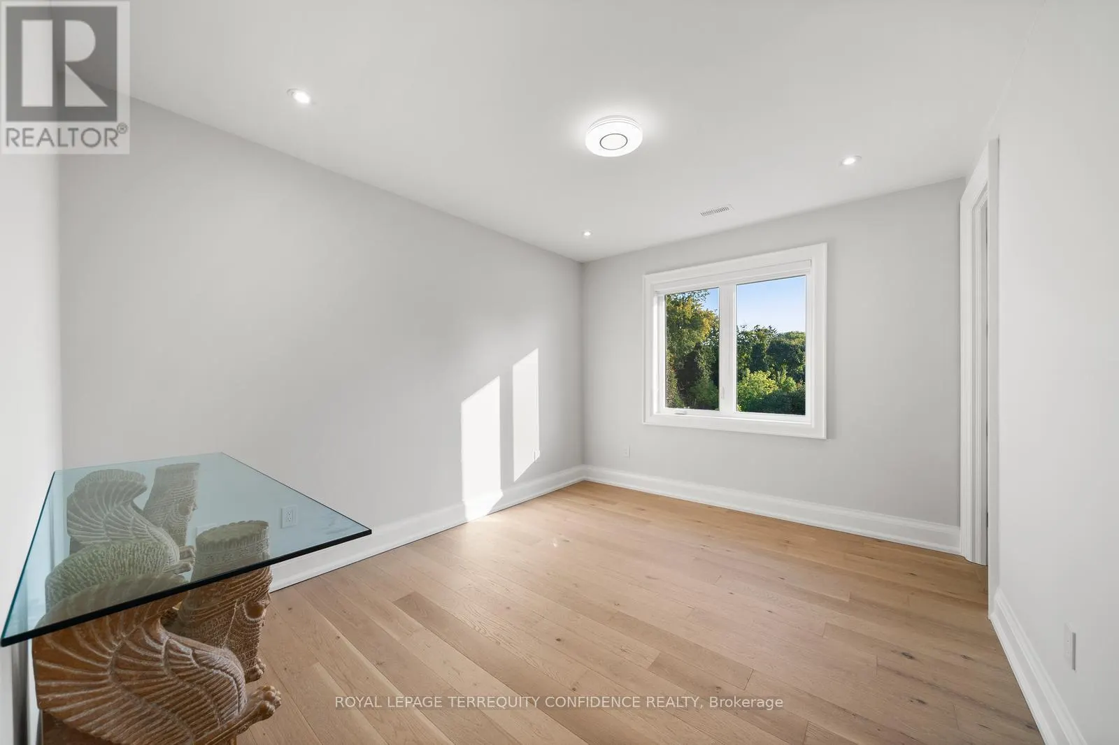 422 HOUNSLOW AVENUE