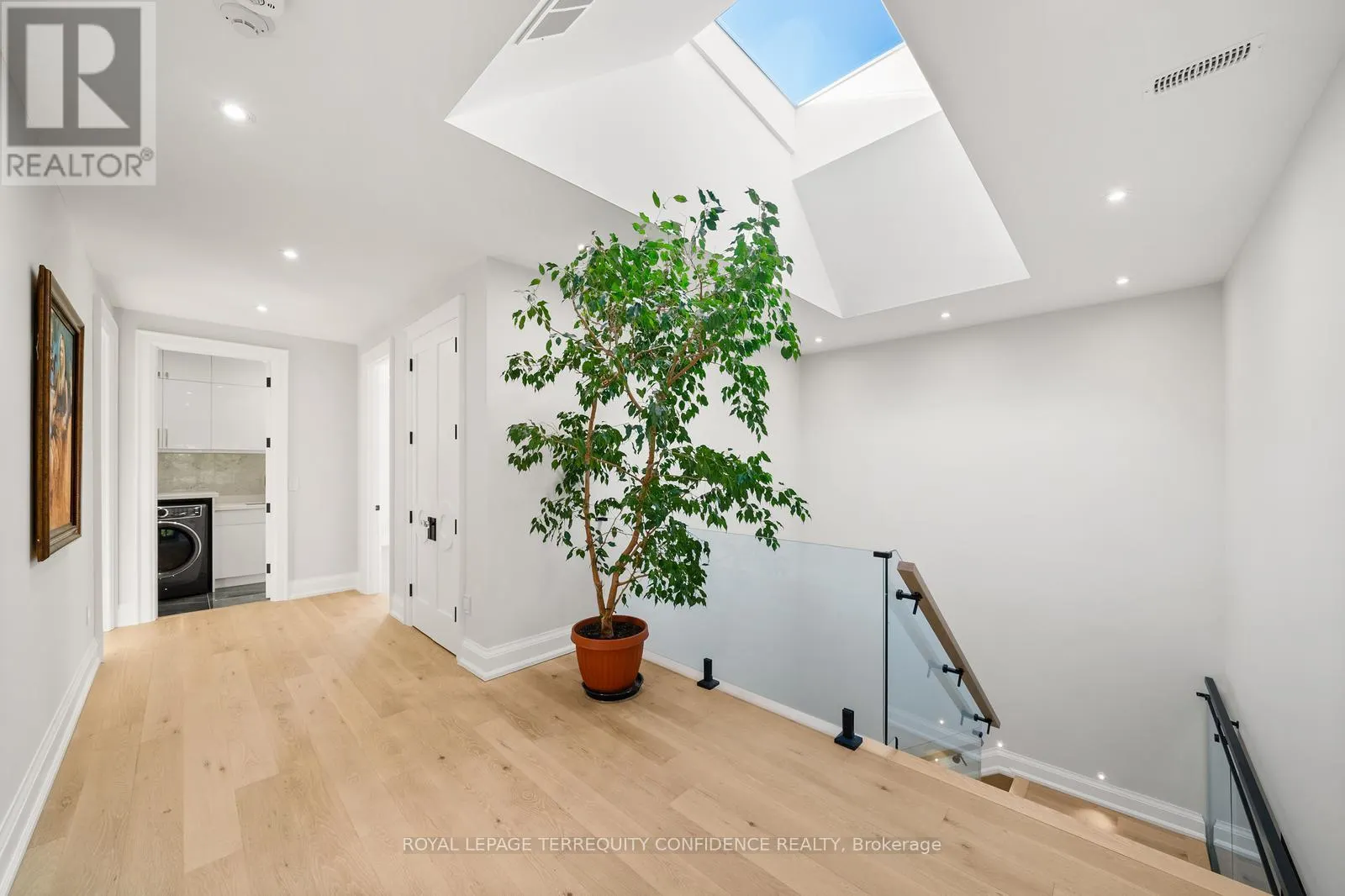 422 HOUNSLOW AVENUE
