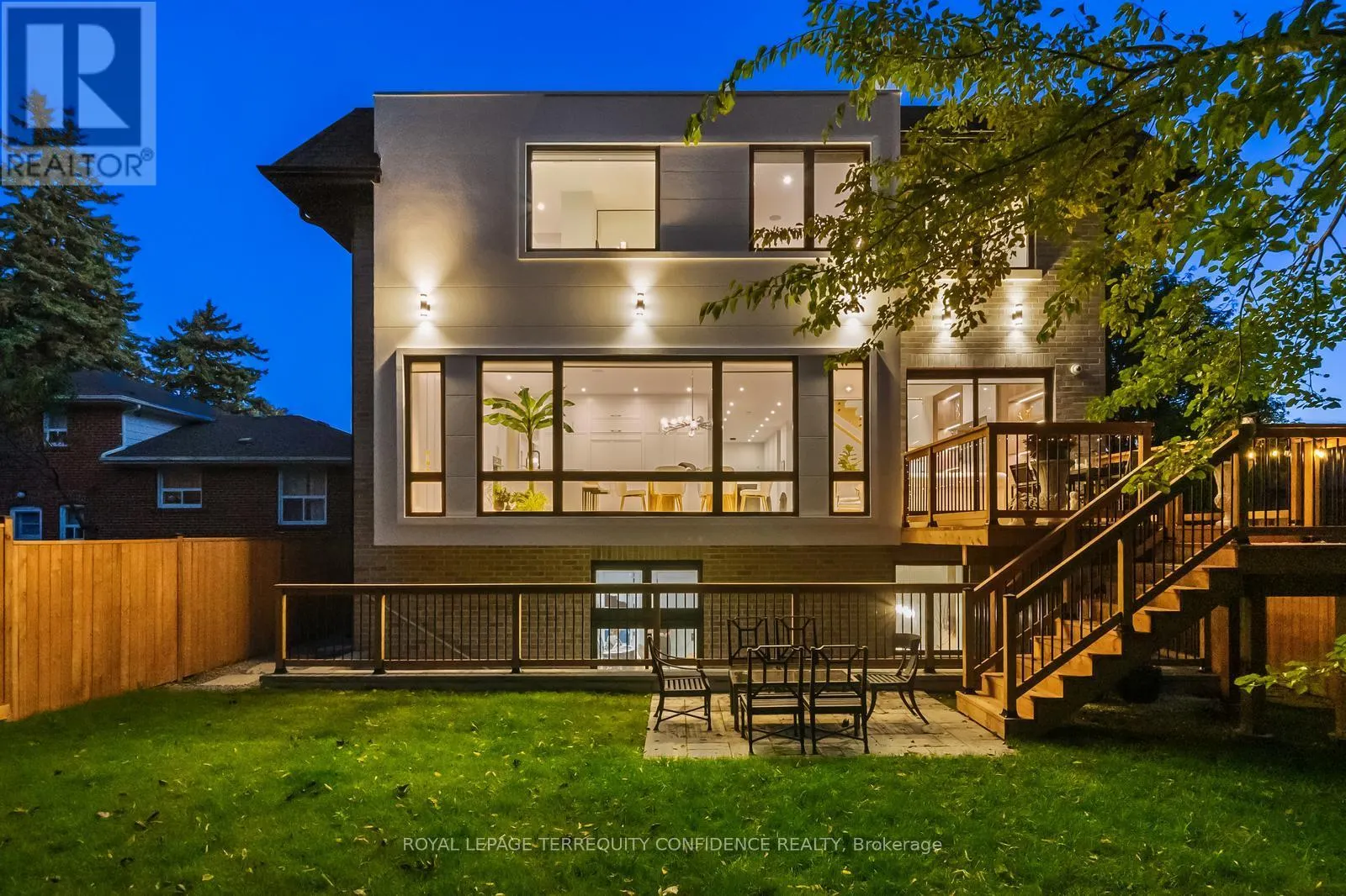 422 HOUNSLOW AVENUE