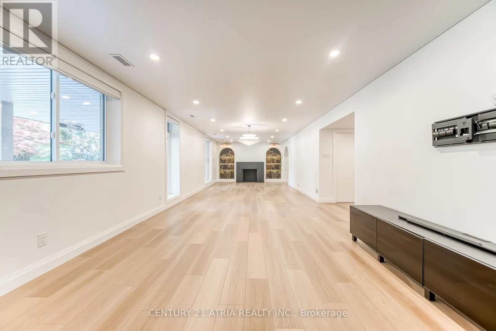 56 MAGPIE CRESCENT