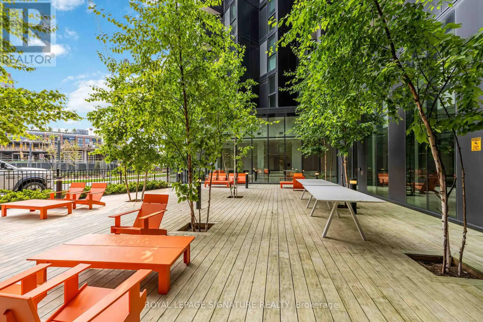 216 - 30 TRETTI WAY