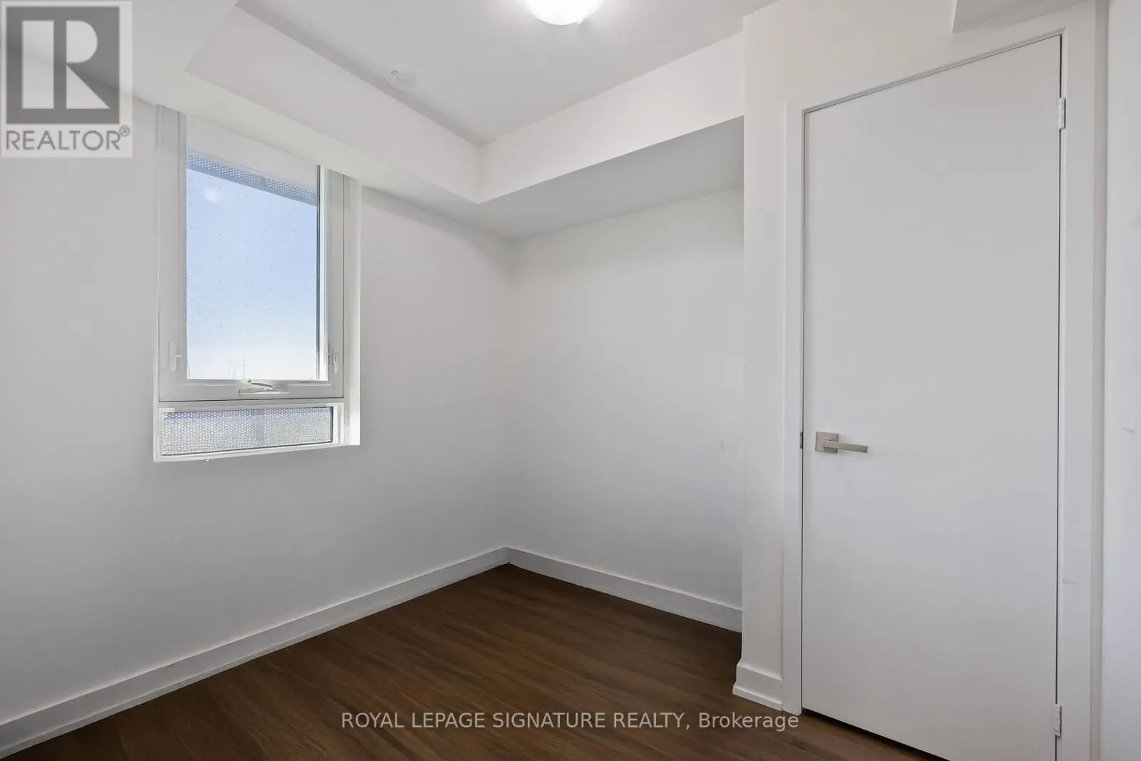 216 - 30 TRETTI WAY