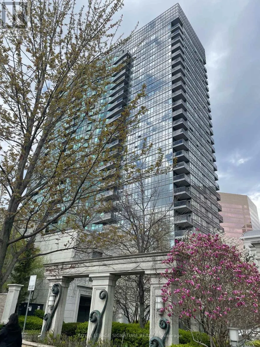 819 - 25 GREENVIEW AVENUE