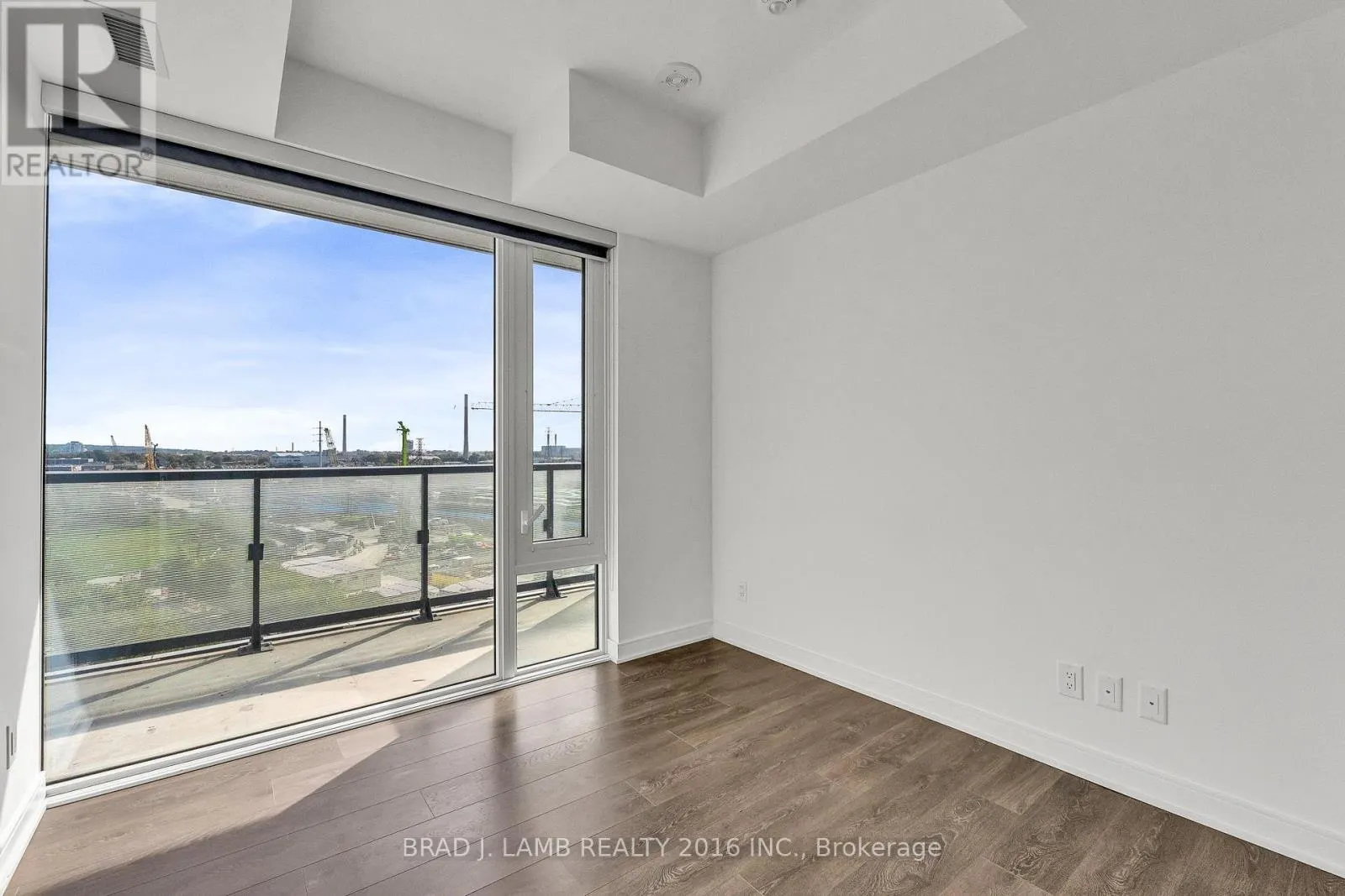 S904 - 180 MILL STREET