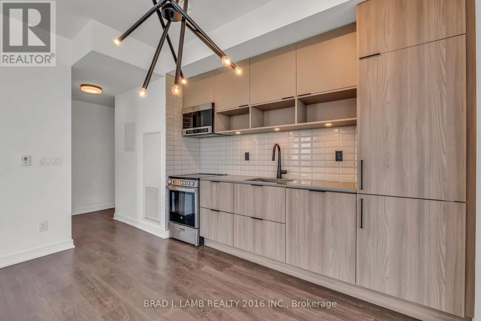 S904 - 180 MILL STREET