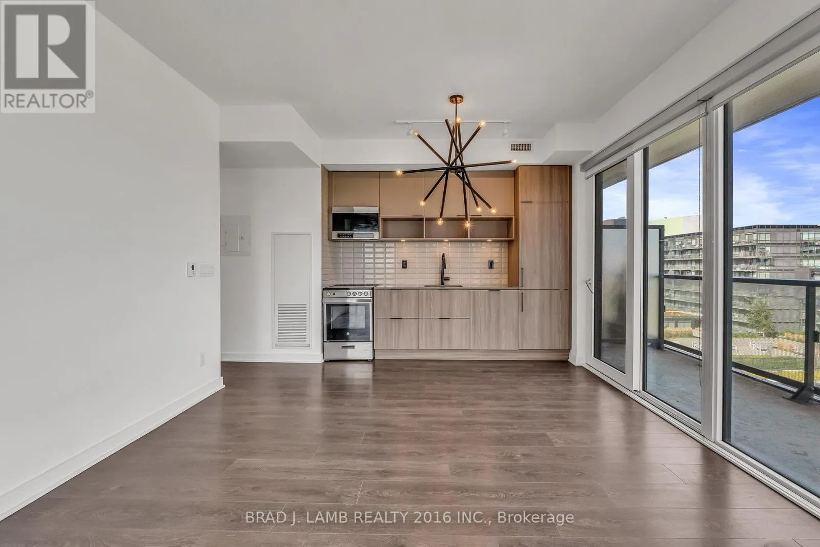 S904 - 180 MILL STREET