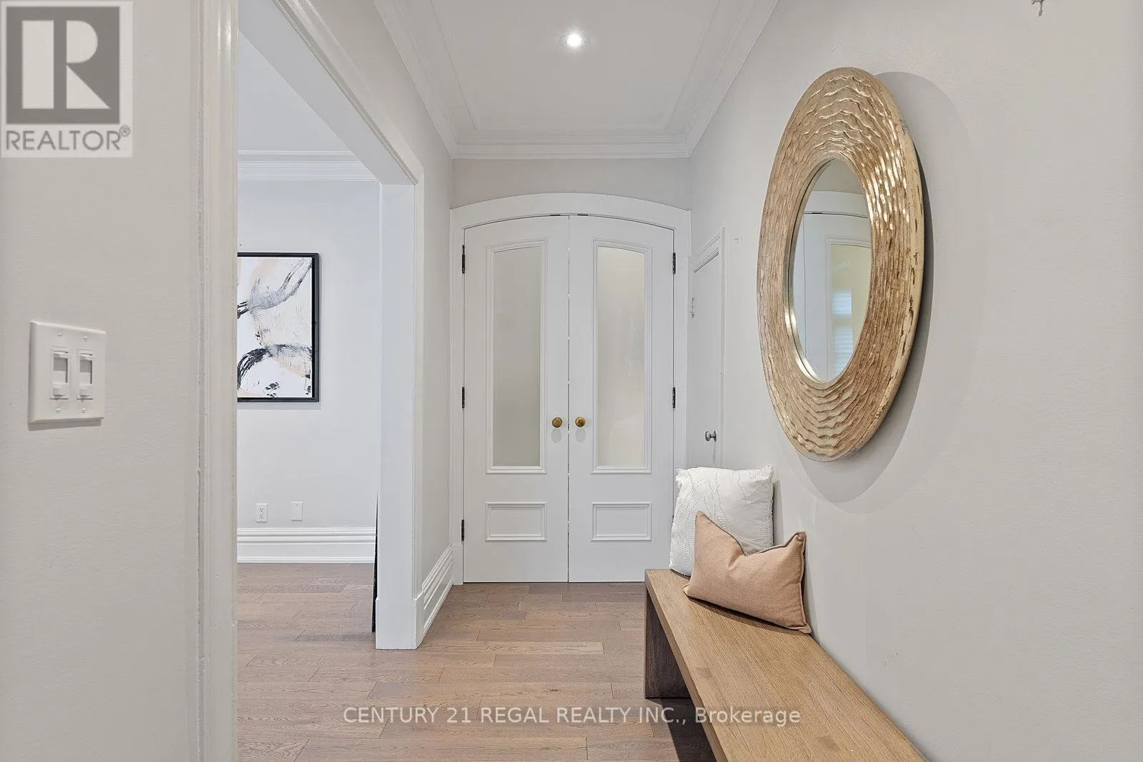 93 DOUGLAS CRESCENT