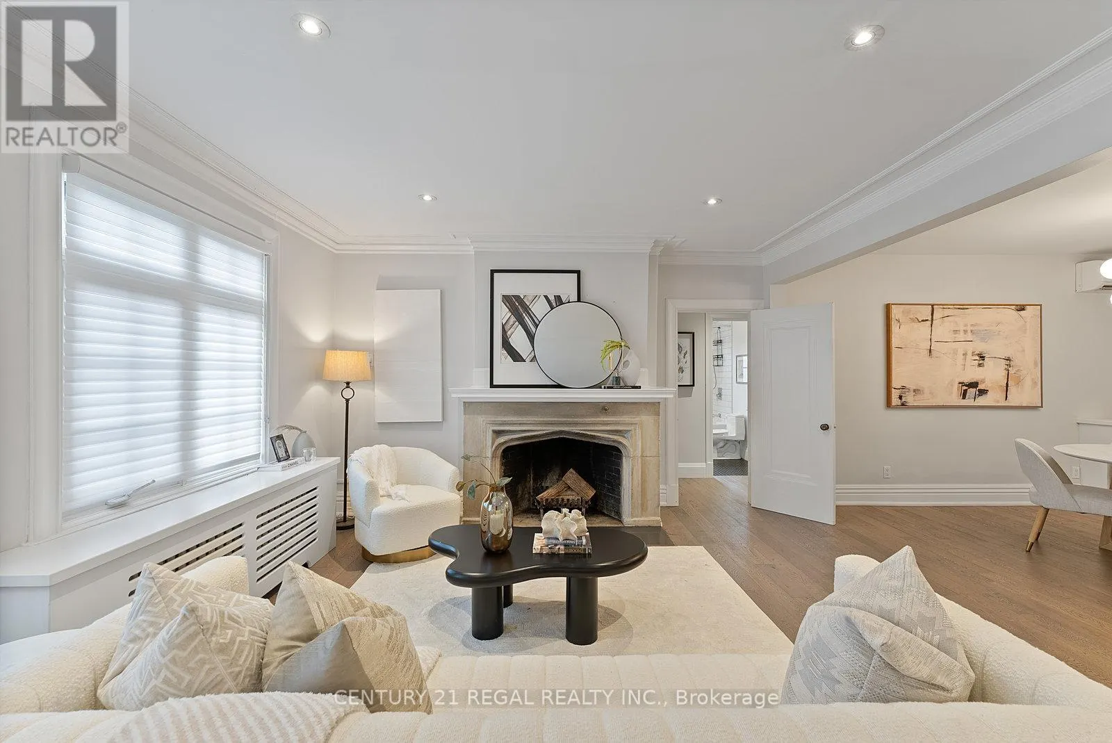 93 DOUGLAS CRESCENT