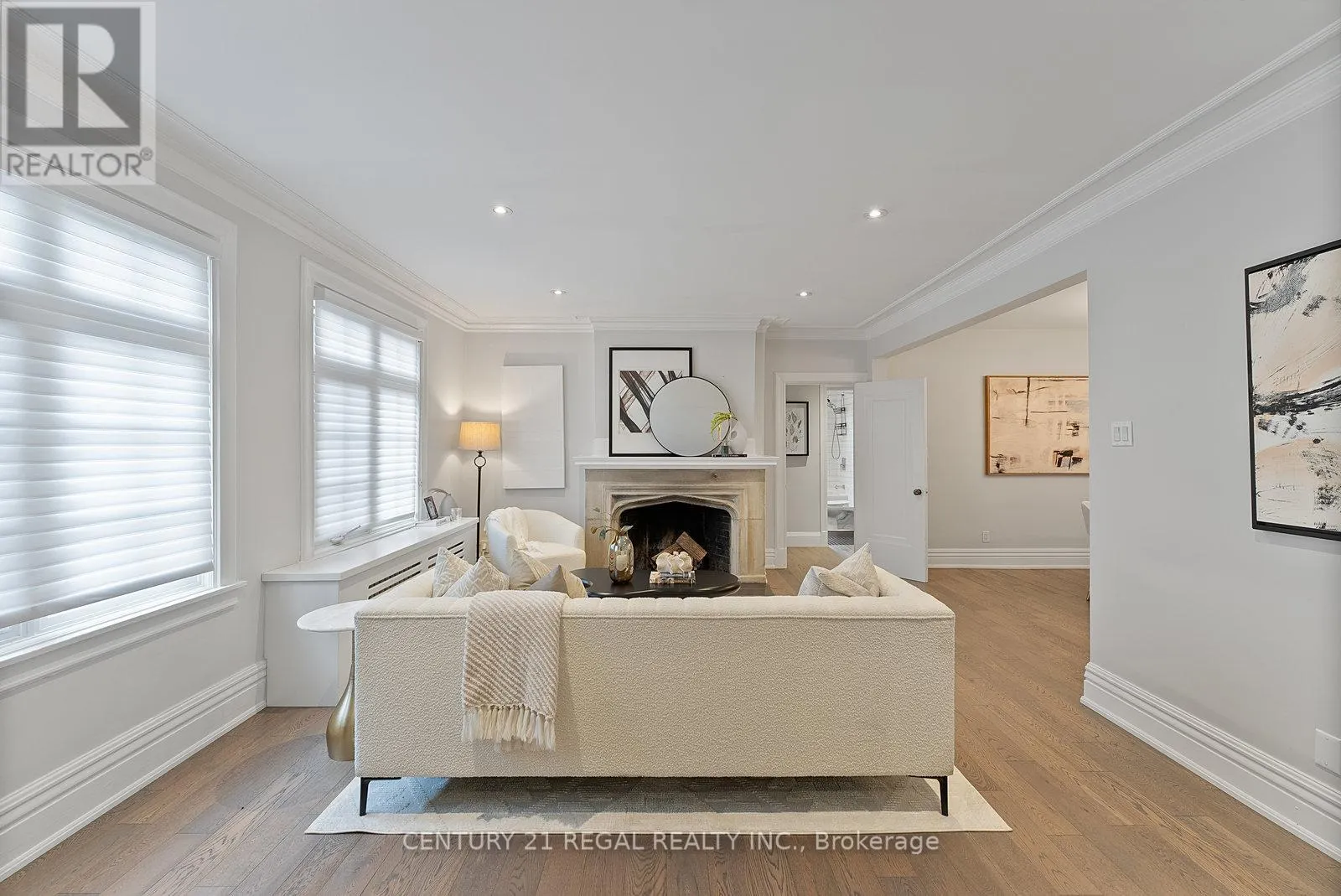 93 DOUGLAS CRESCENT