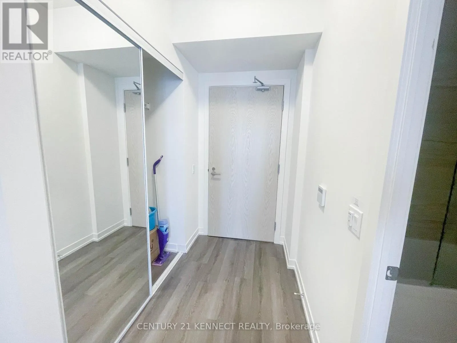 5212 - 138 DOWNES STREET