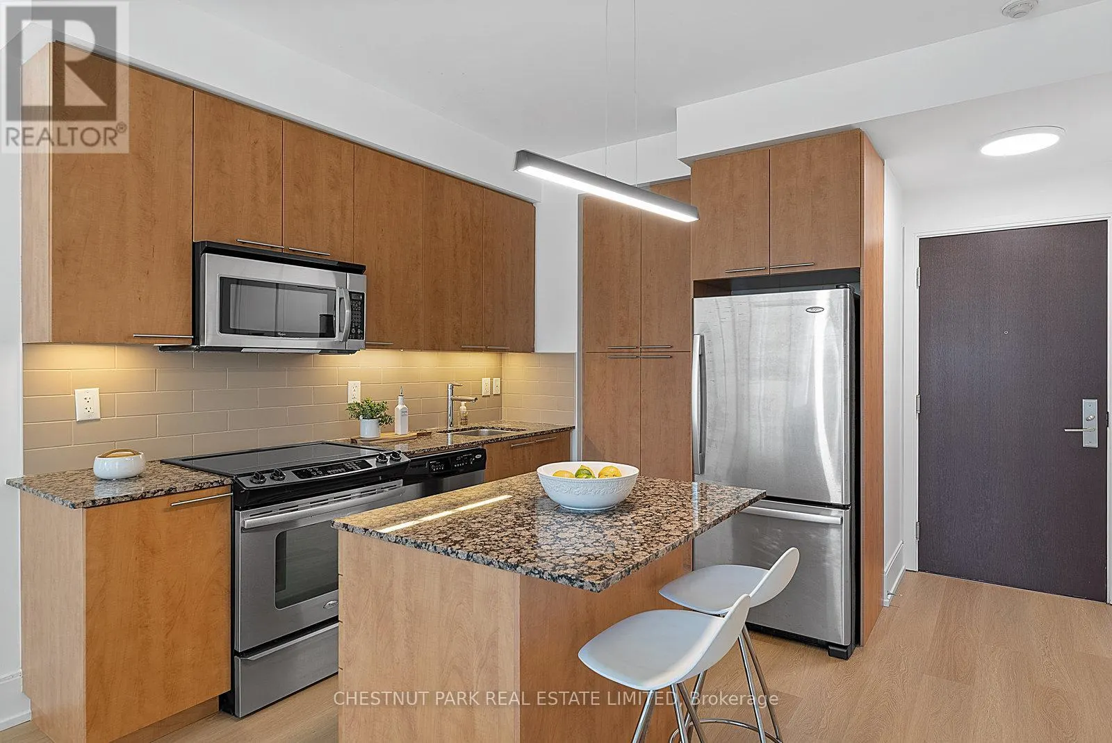 719 - 70 ROEHAMPTON AVENUE