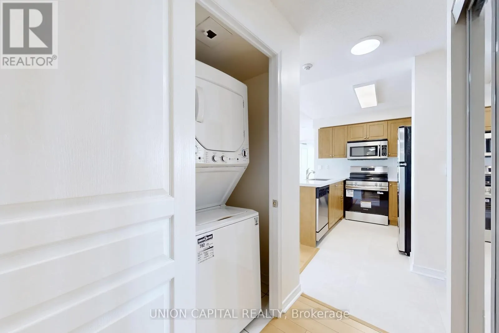 1609 - 509 BEECROFT ROAD