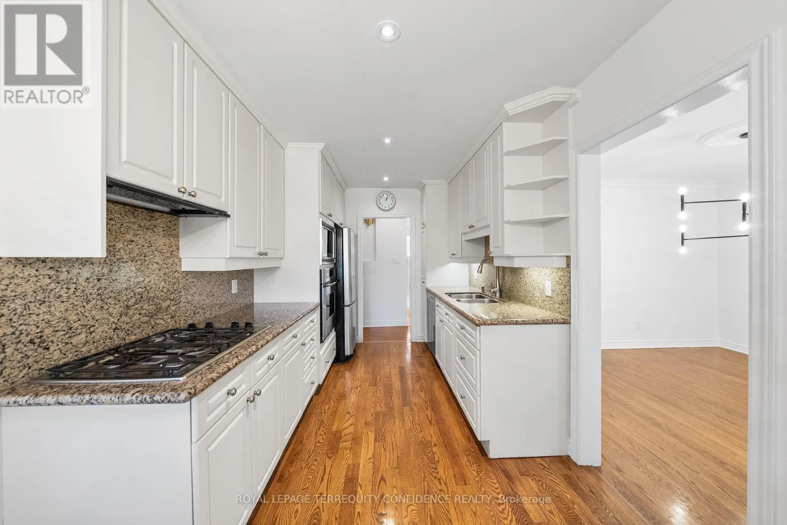 51 RAVENSCROFT CIRCLE