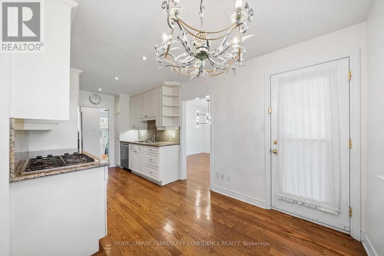 51 RAVENSCROFT CIRCLE
