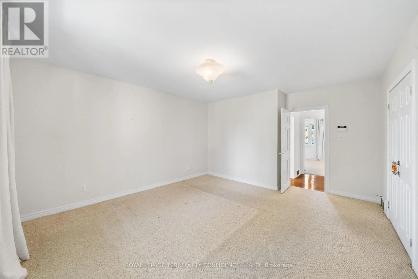 51 RAVENSCROFT CIRCLE
