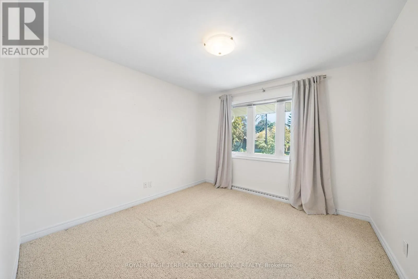51 RAVENSCROFT CIRCLE