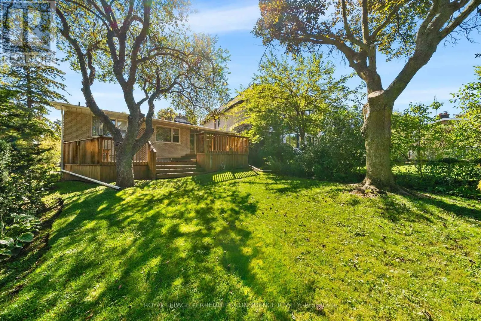 51 RAVENSCROFT CIRCLE