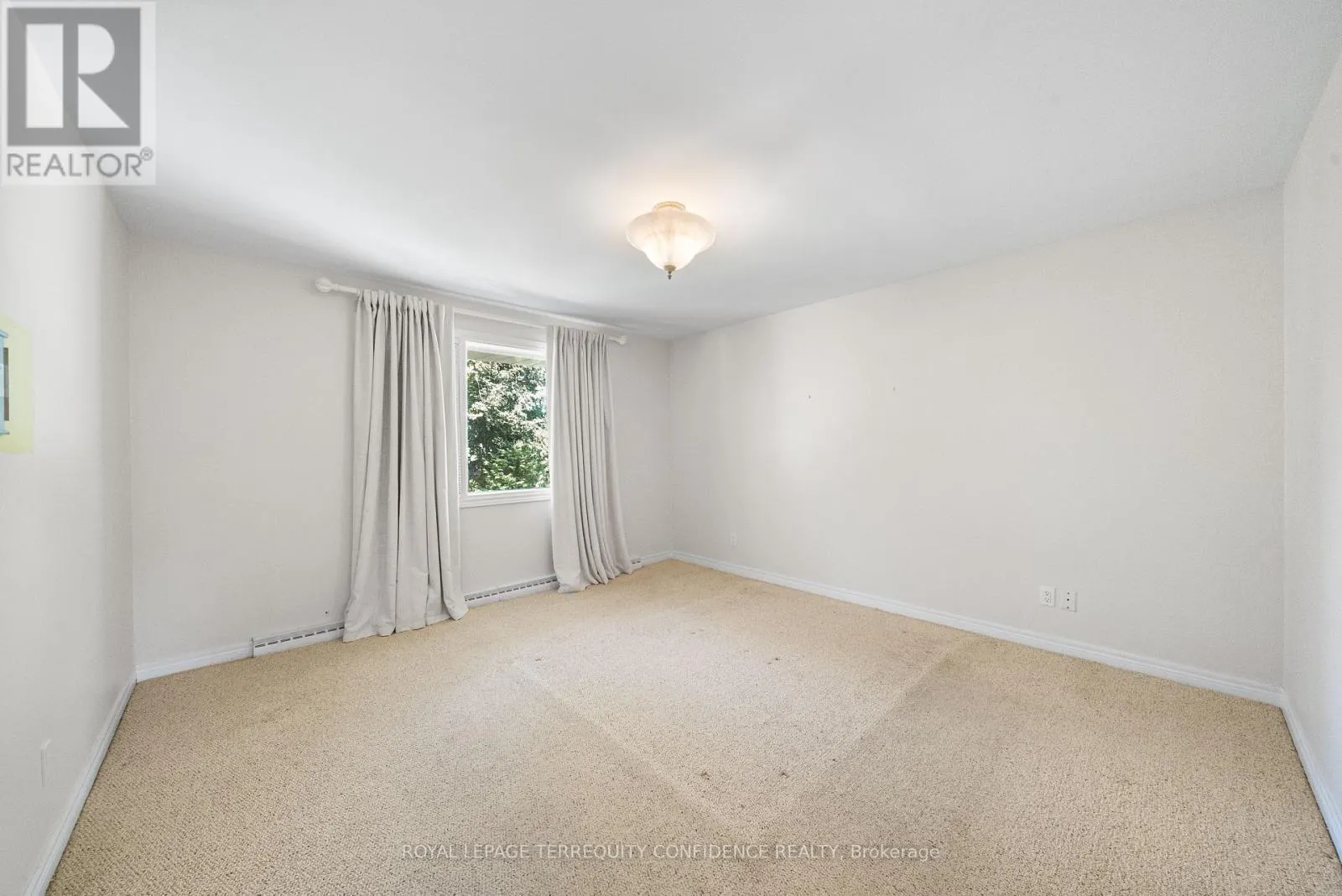 51 RAVENSCROFT CIRCLE