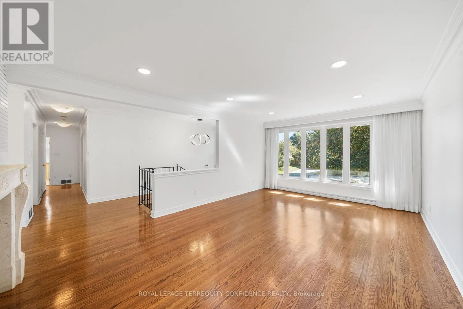 51 RAVENSCROFT CIRCLE