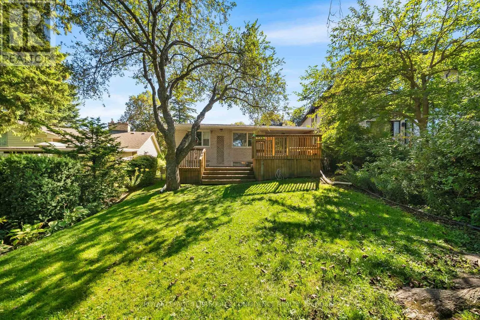 51 RAVENSCROFT CIRCLE