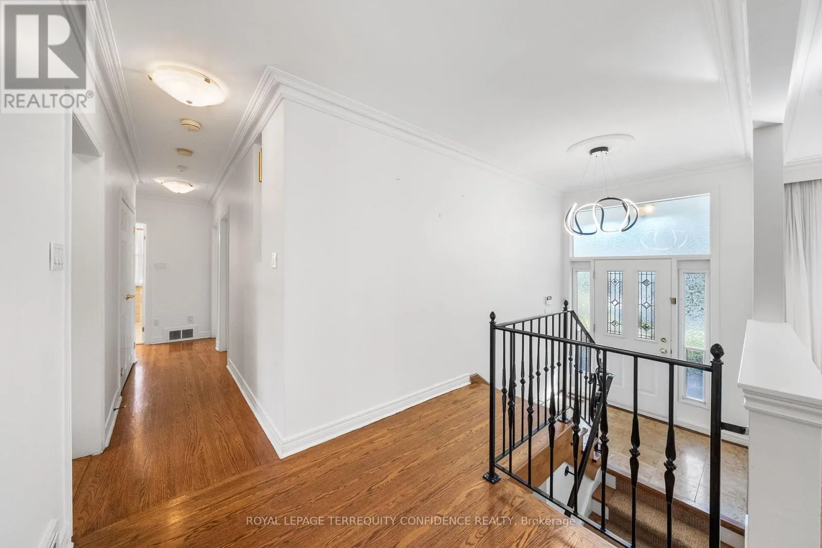 51 RAVENSCROFT CIRCLE