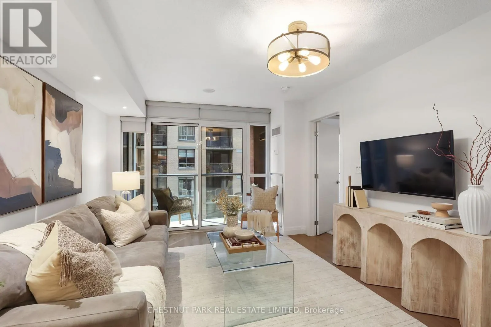 507 - 126 SIMCOE STREET