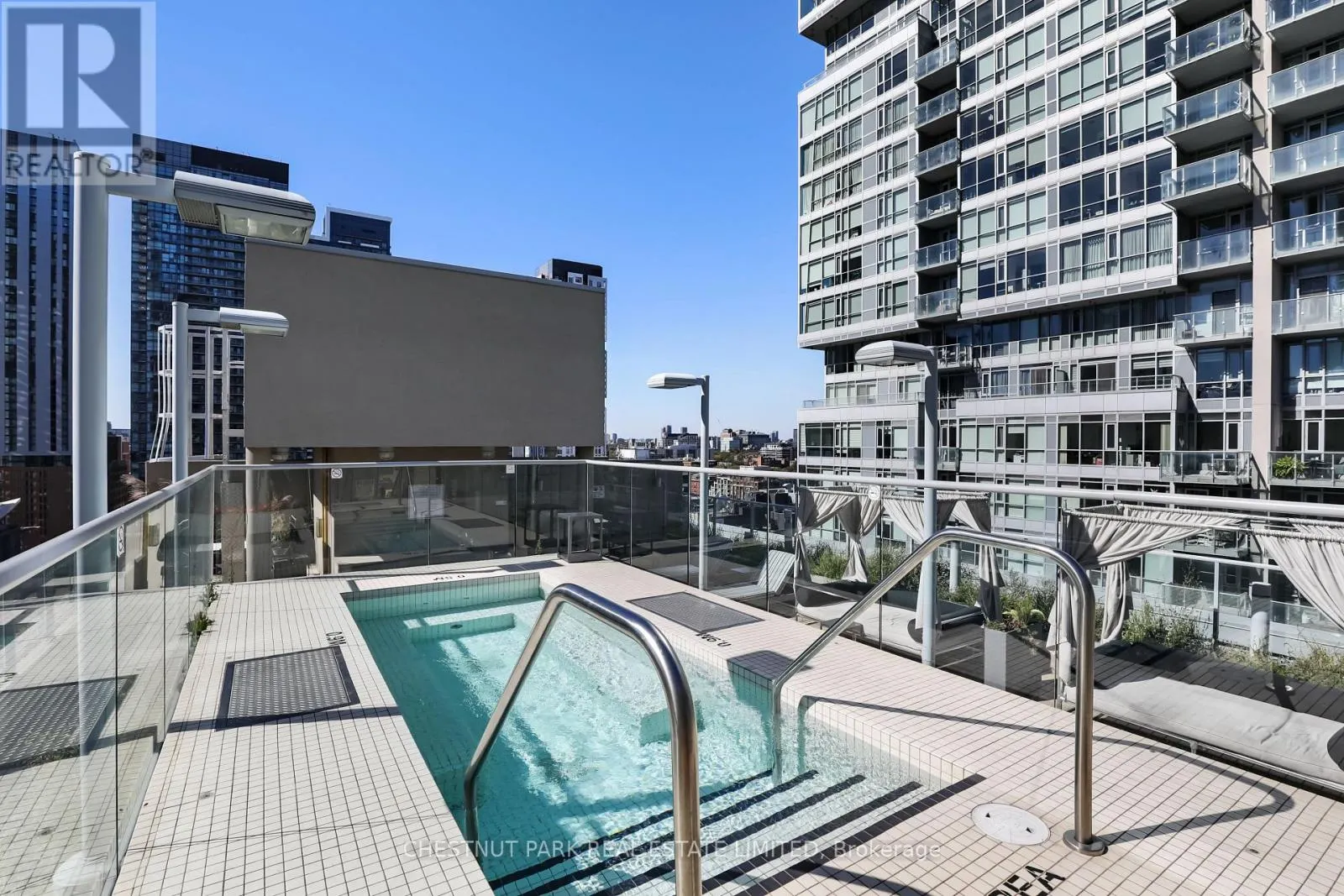 507 - 126 SIMCOE STREET