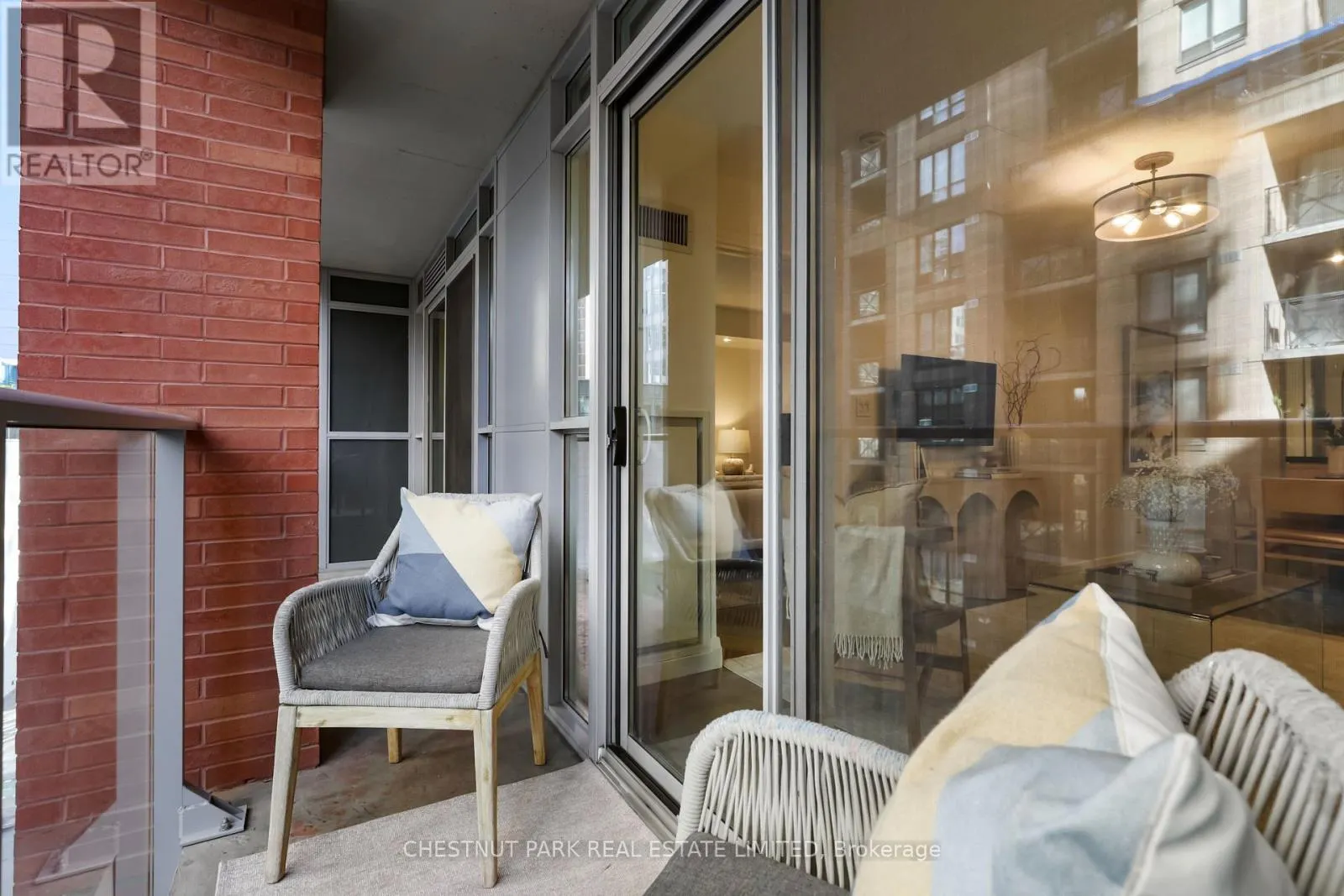 507 - 126 SIMCOE STREET