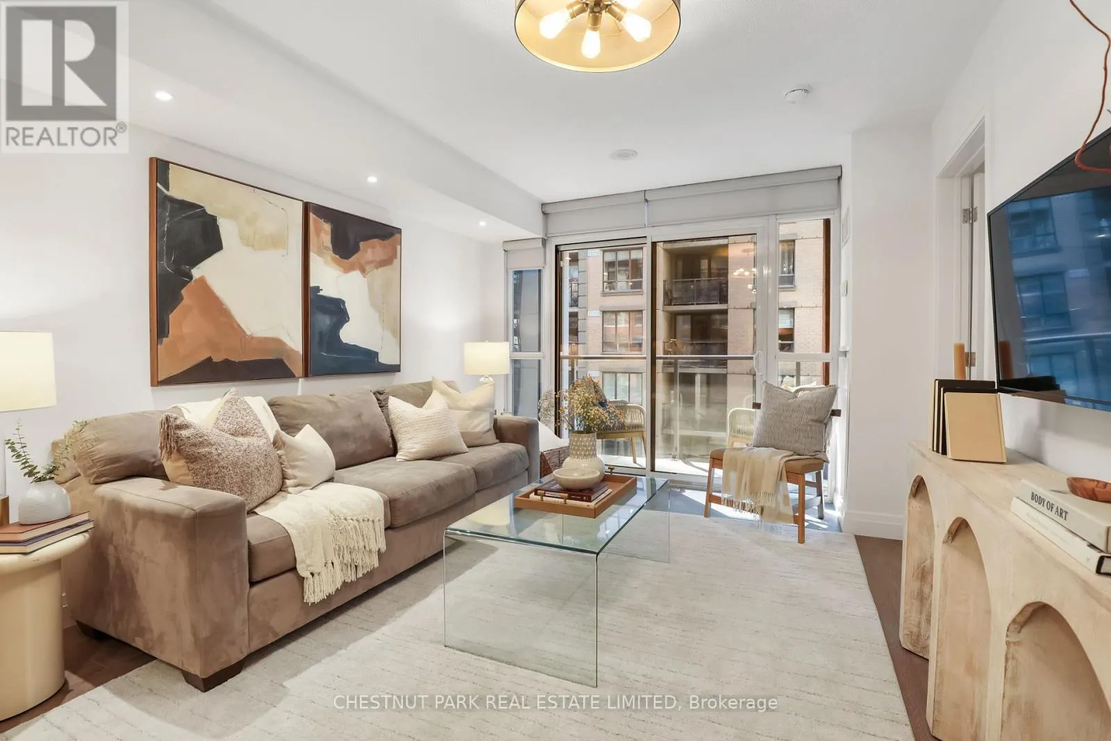 507 - 126 SIMCOE STREET