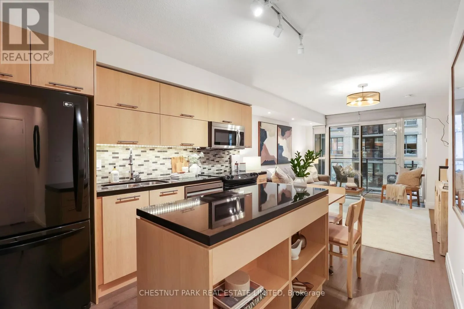 507 - 126 SIMCOE STREET