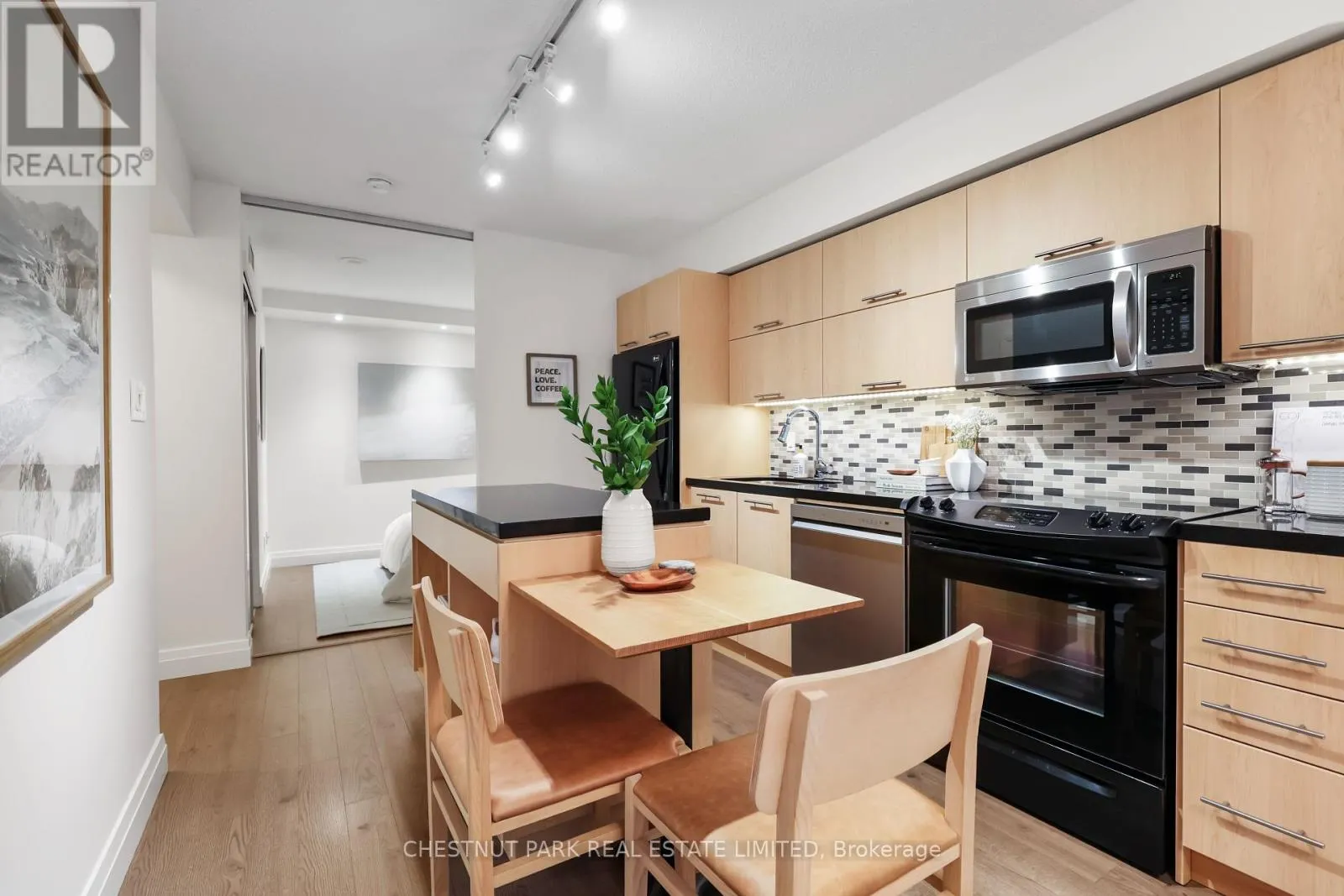 507 - 126 SIMCOE STREET