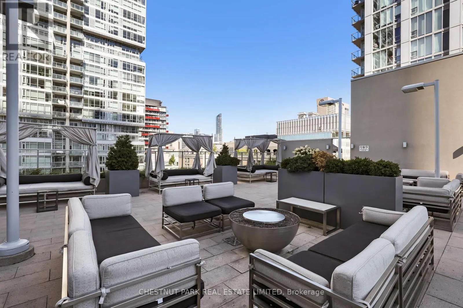 507 - 126 SIMCOE STREET