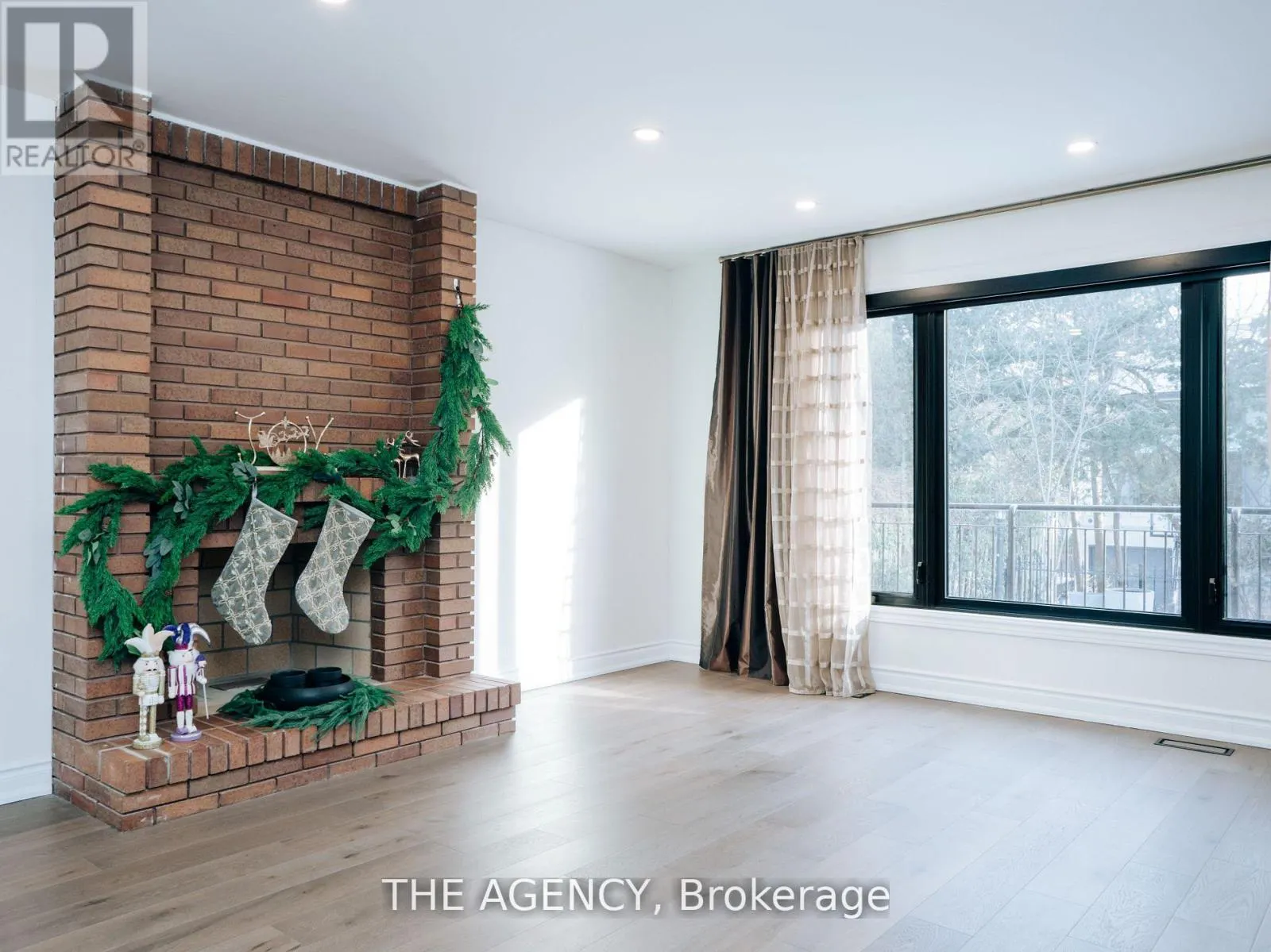 7 SHADY OAKS CRESCENT