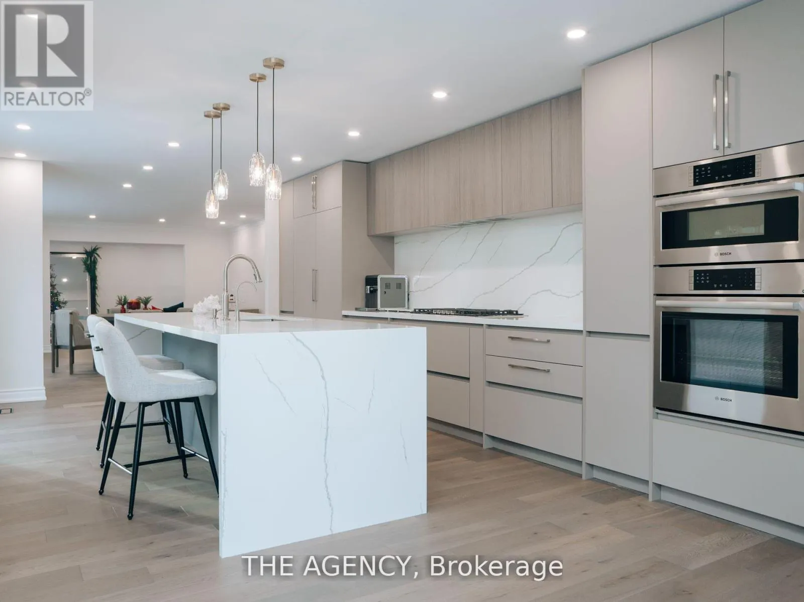 7 SHADY OAKS CRESCENT