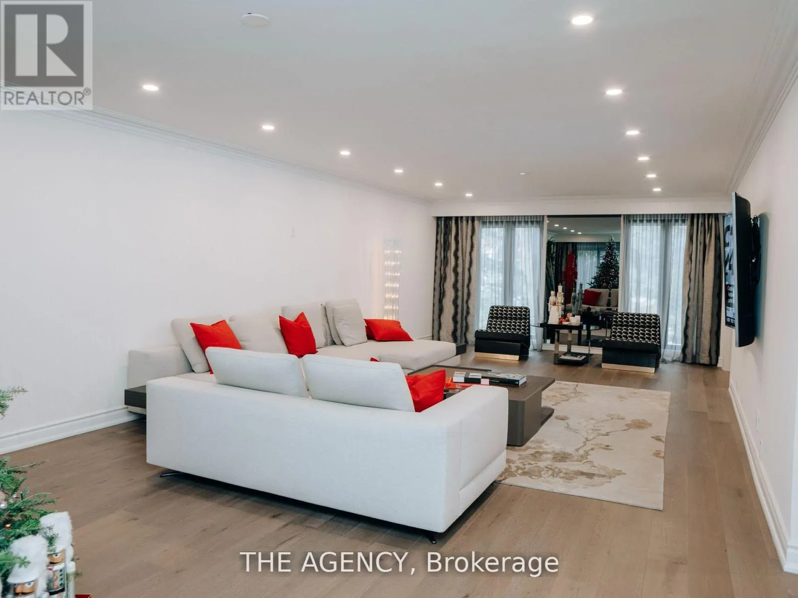 7 SHADY OAKS CRESCENT