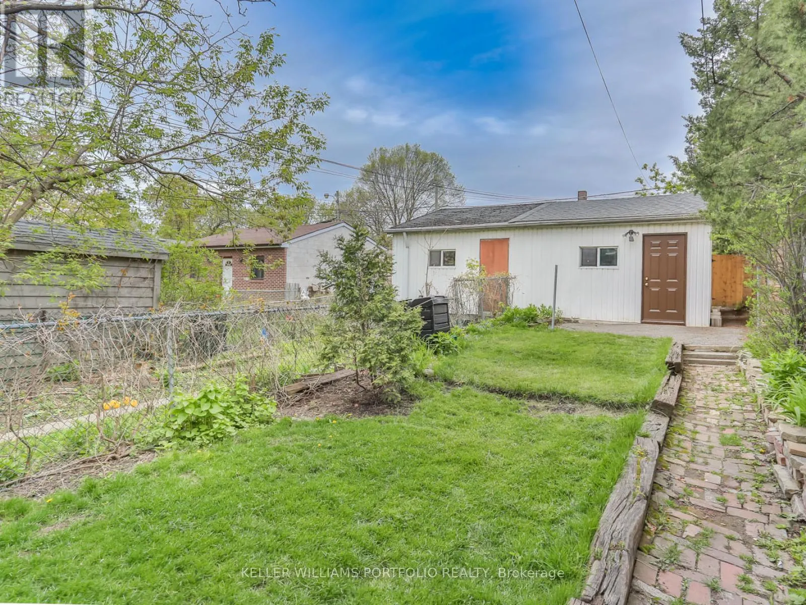 492 GLADSTONE AVENUE