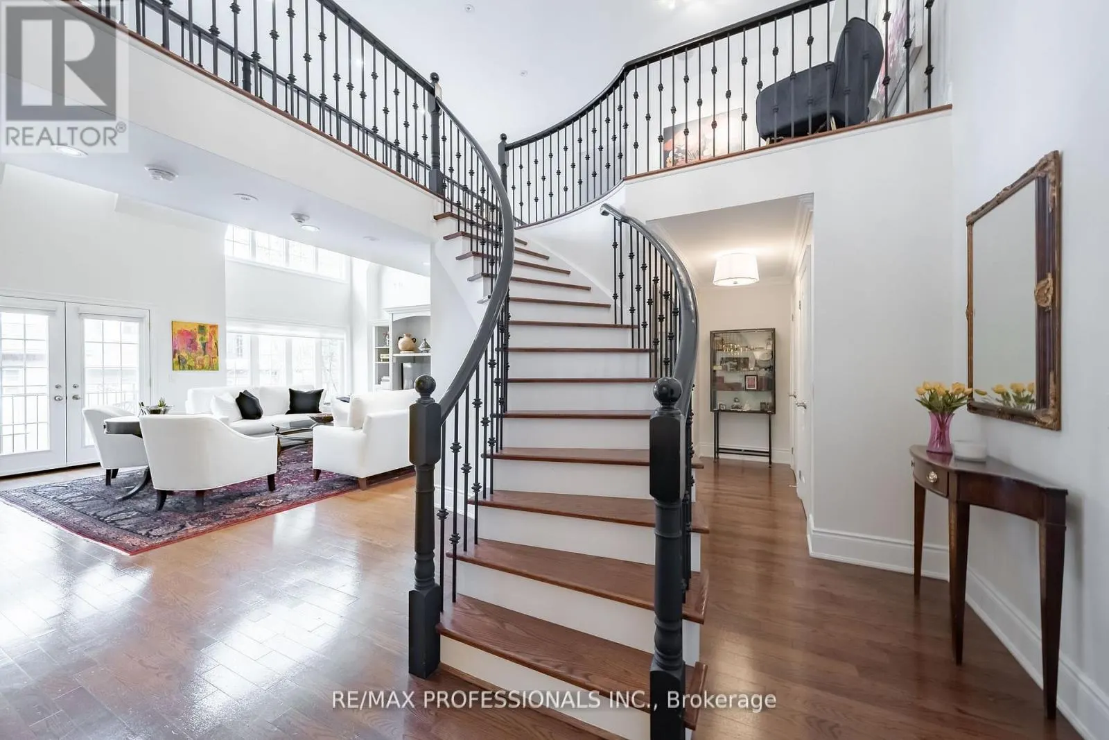 205 - 1111 AVENUE ROAD