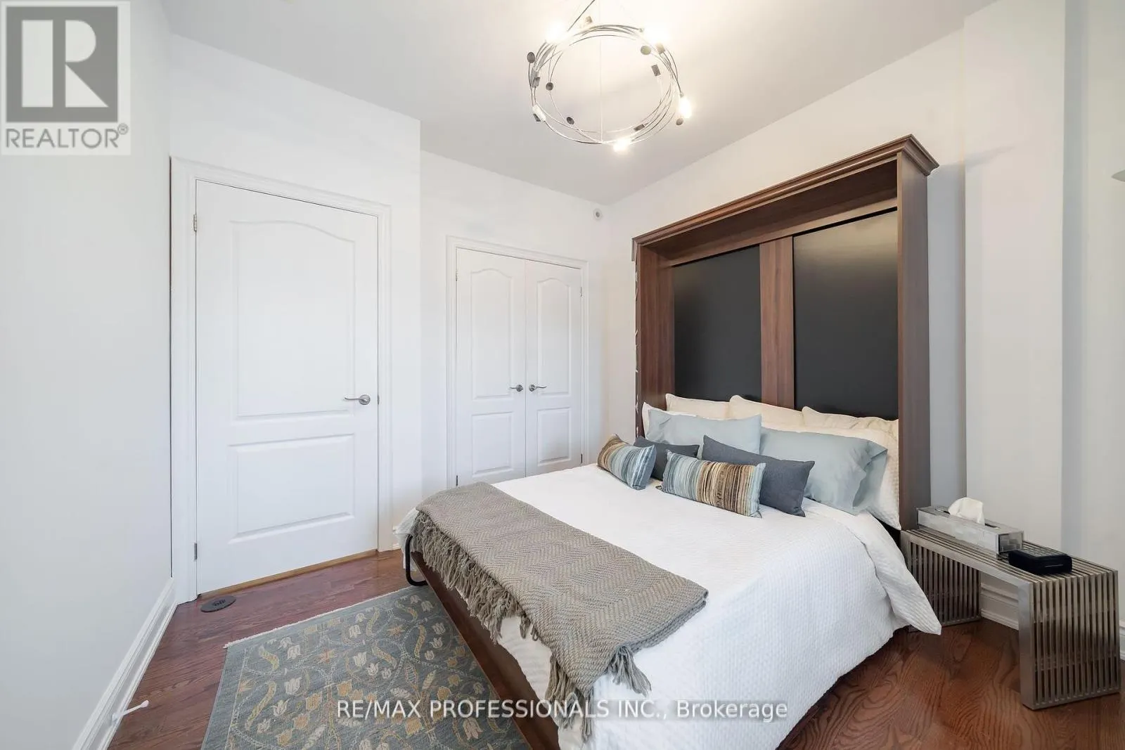 205 - 1111 AVENUE ROAD