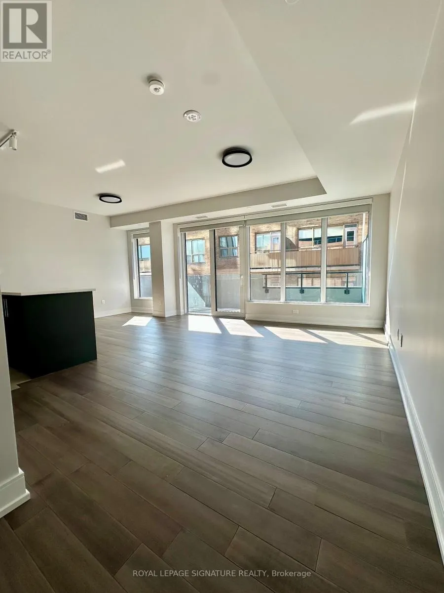 903 - 2525 BATHURST STREET