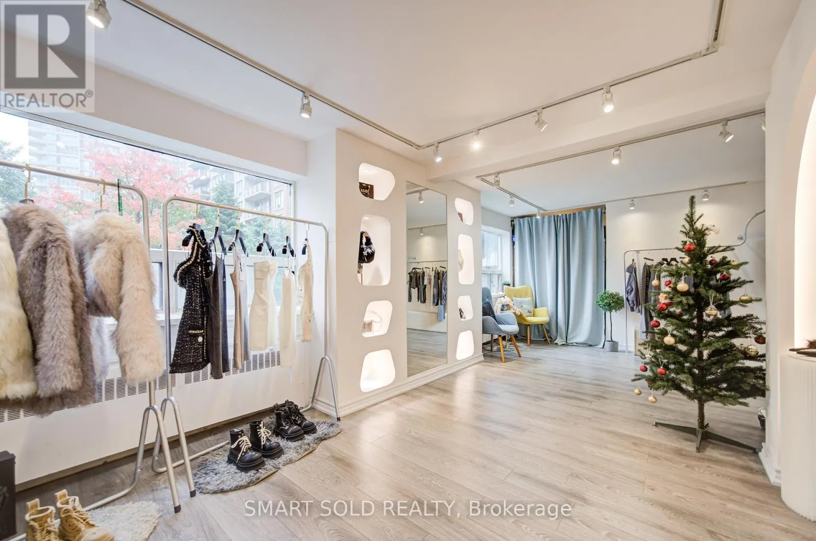 5445 YONGE STREET