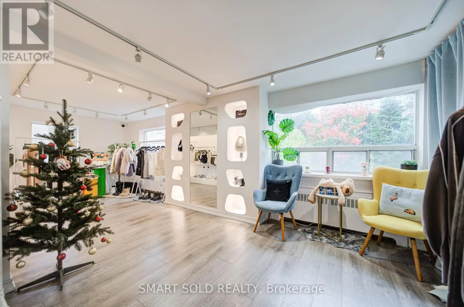 5445 YONGE STREET