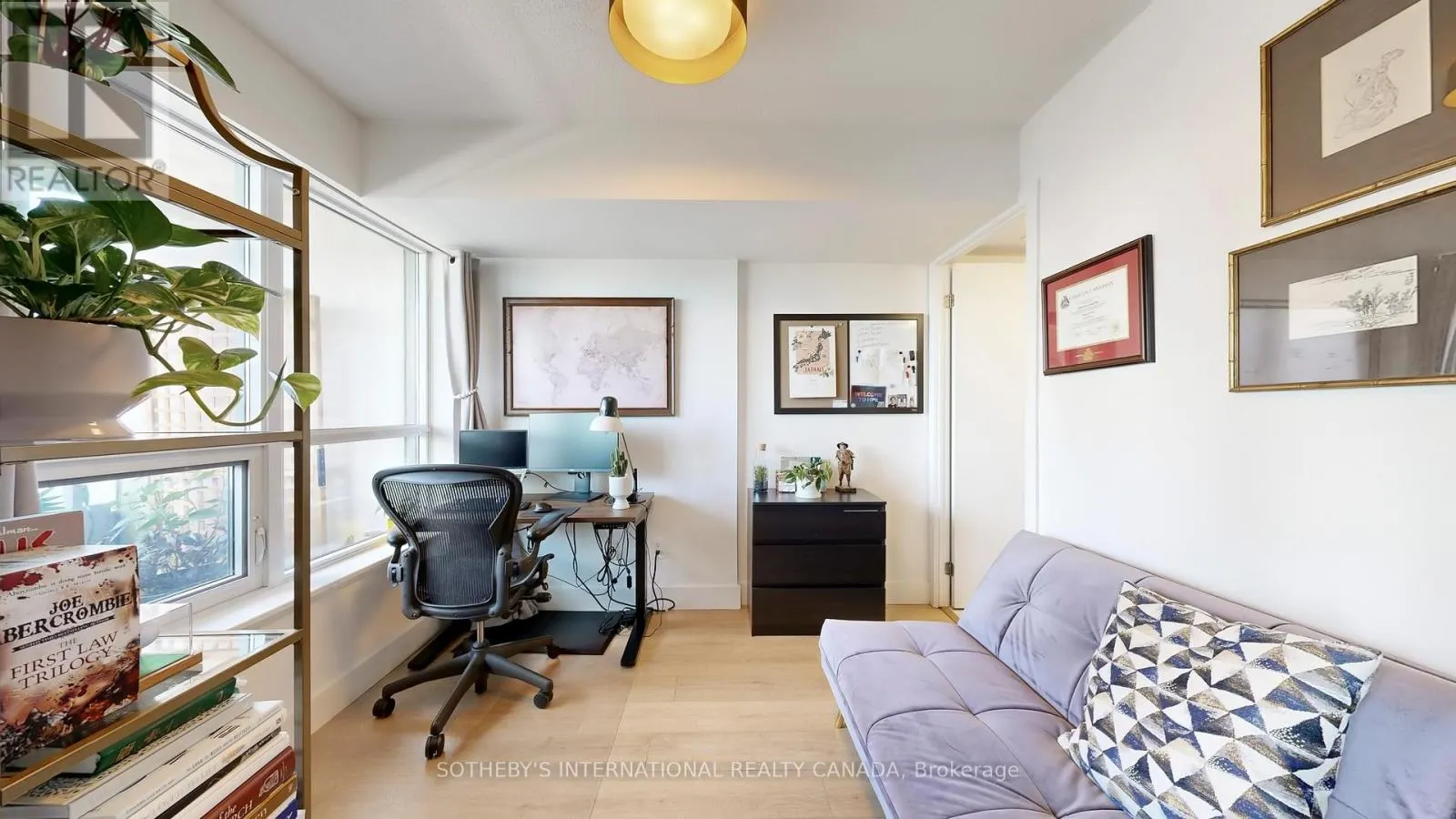 1123 - 38 JOE SHUSTER WAY